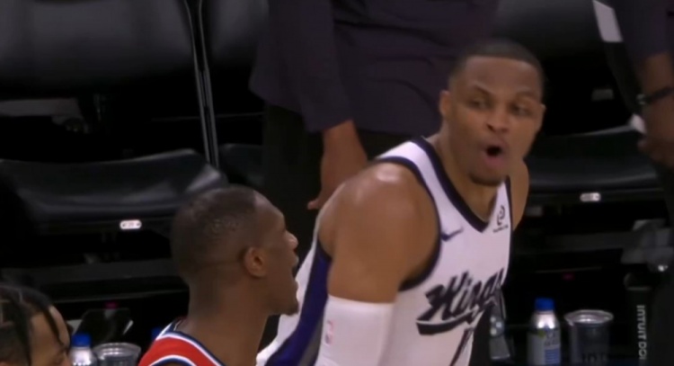 开云体育官网登录入口-结下梁子了！威少怒喷邓恩：你TM就是个无名小卒 快滚回去吧